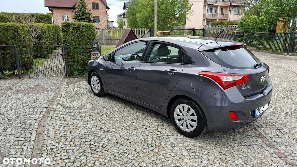 Hyundai i30 1.4 Trend - 12