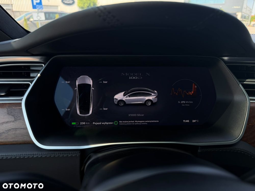 Tesla Model X - 13