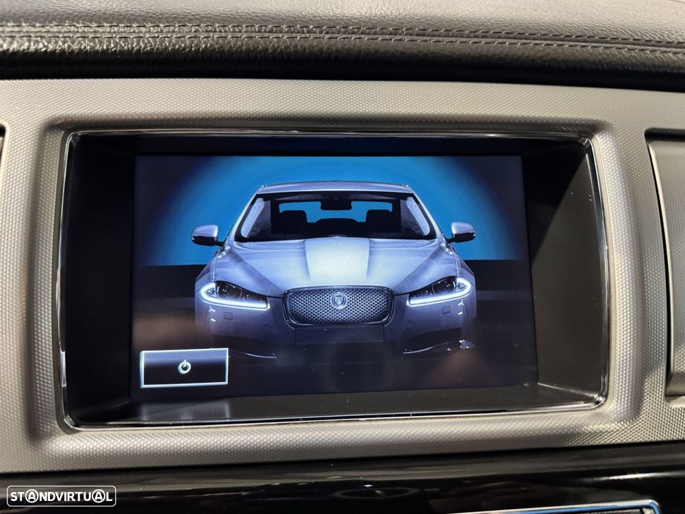 Jaguar XF Sportbrake 2.2 D R-Sport - 54