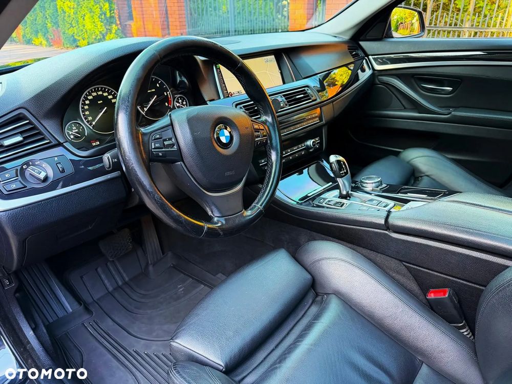 BMW Seria 5 520d xDrive - 6