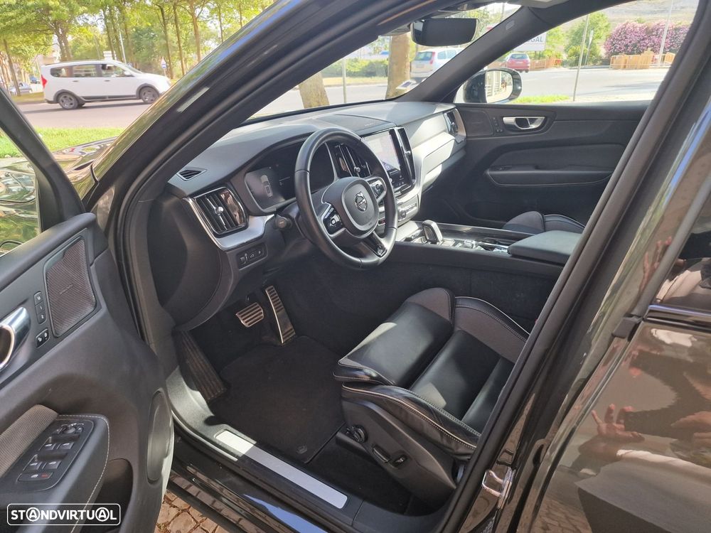 Volvo XC 60 2.0 T6 PHEV R-Design AWD - 38