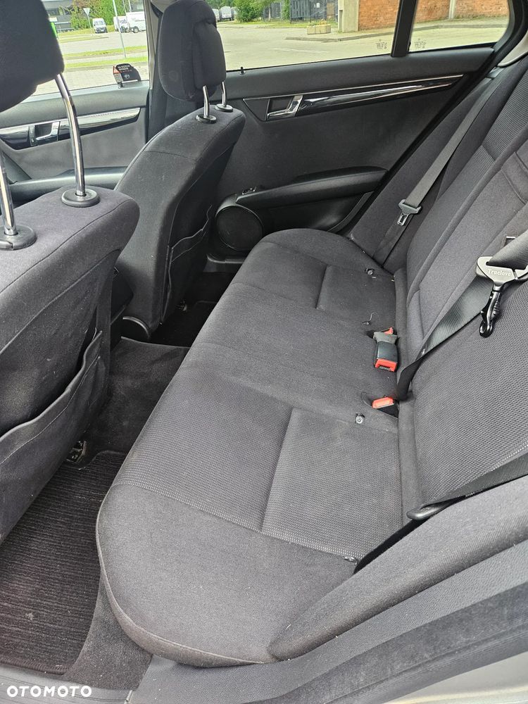 Mercedes-Benz Klasa C 220 CDI BlueEff 4-Matic Avantgarde - 8