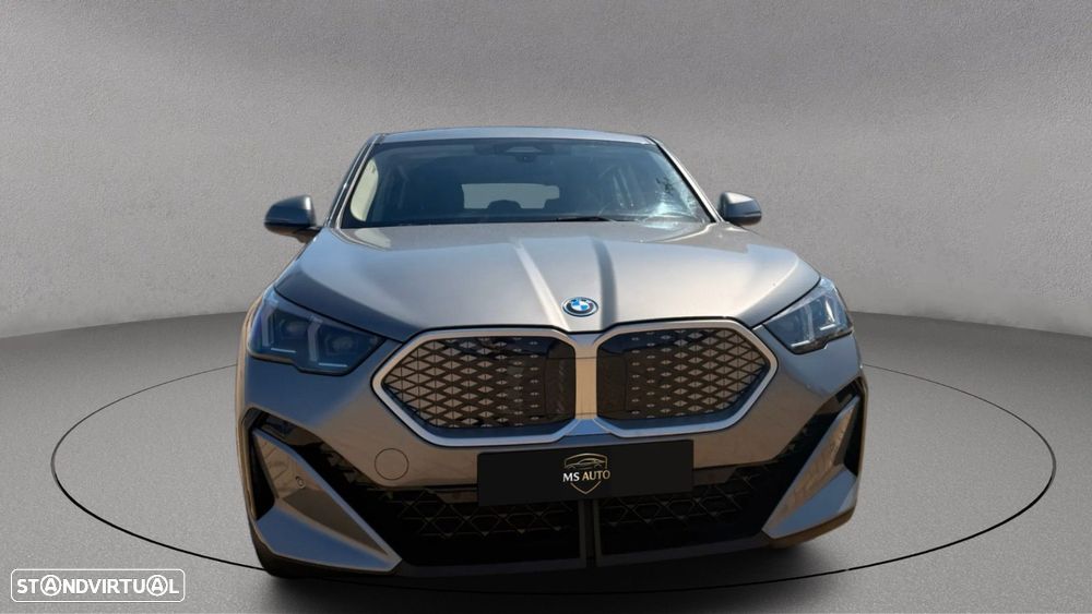 BMW iX2 eDrive20 - 1