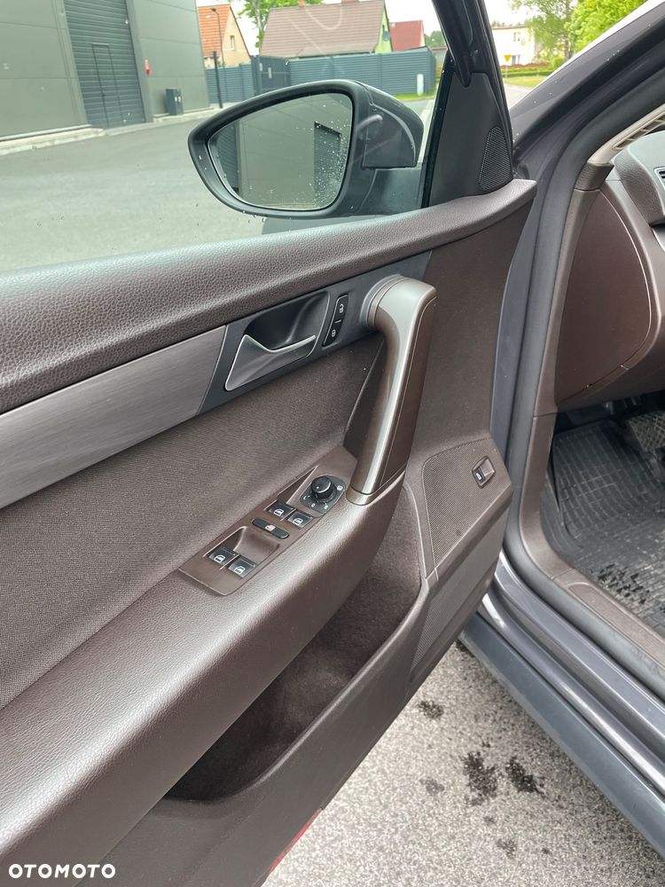 Volkswagen Passat 2.0 TDI Comfortline DSG - 16