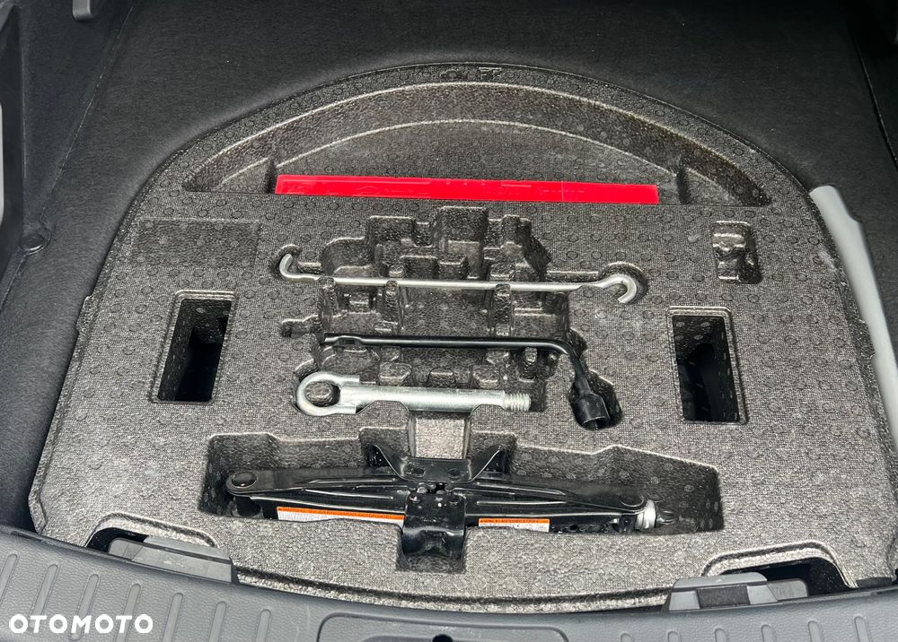 Toyota Corolla 1.8 Hybrid GPF Comfort - 24