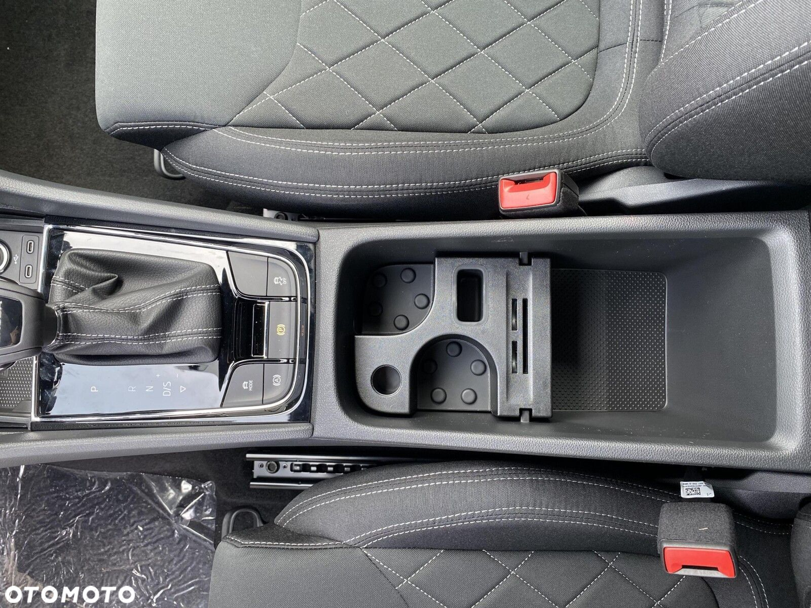 Skoda Karoq 1.5 TSI ACT Sportline DSG - 38