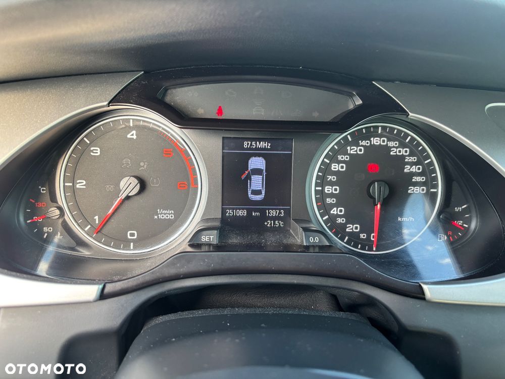 Audi A4 Limousine 2.0 TDI DPF S line Sportpaket - 7