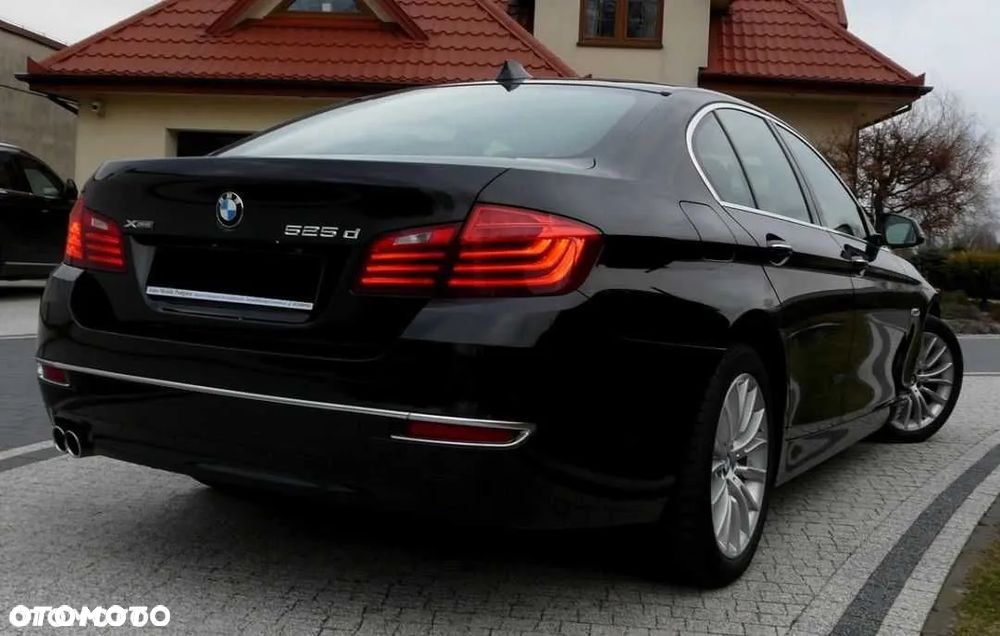 BMW Seria 5 525d Luxury Line - 11