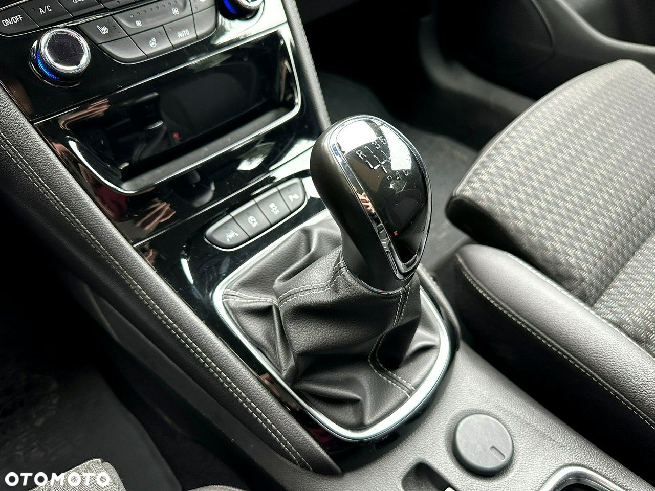 Opel Astra V 1.6 CDTI Elite S&S - 26