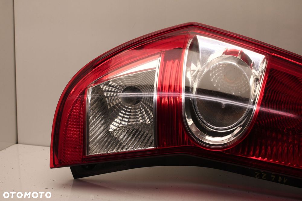 suzuki splash 08r- lampa lewy tył lewa tylna - 2