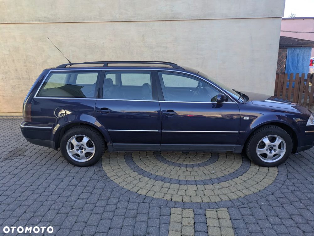 Volkswagen Passat 1.9 TDI Comfortline - 24
