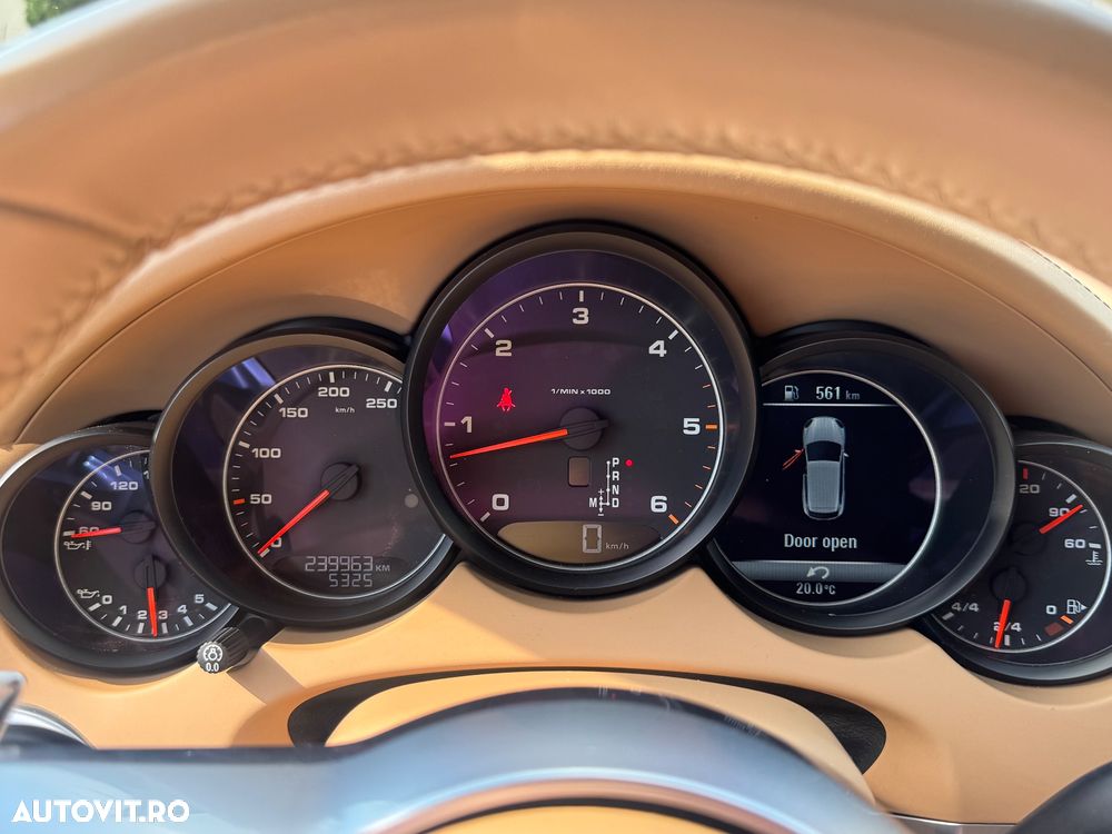 Porsche Cayenne 3.0 L V6 - 7