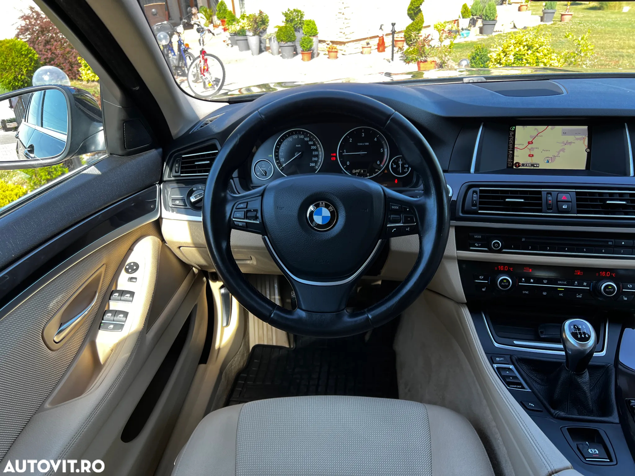 BMW Seria 5 525d Touring - 28