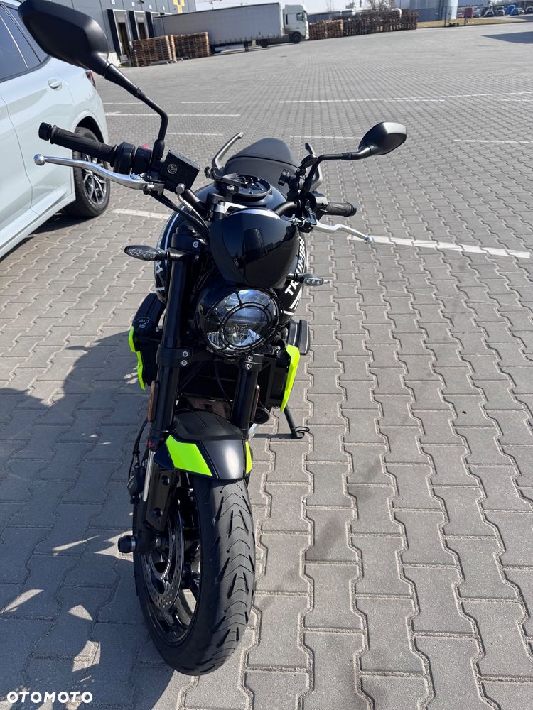 Triumph Trident - 7