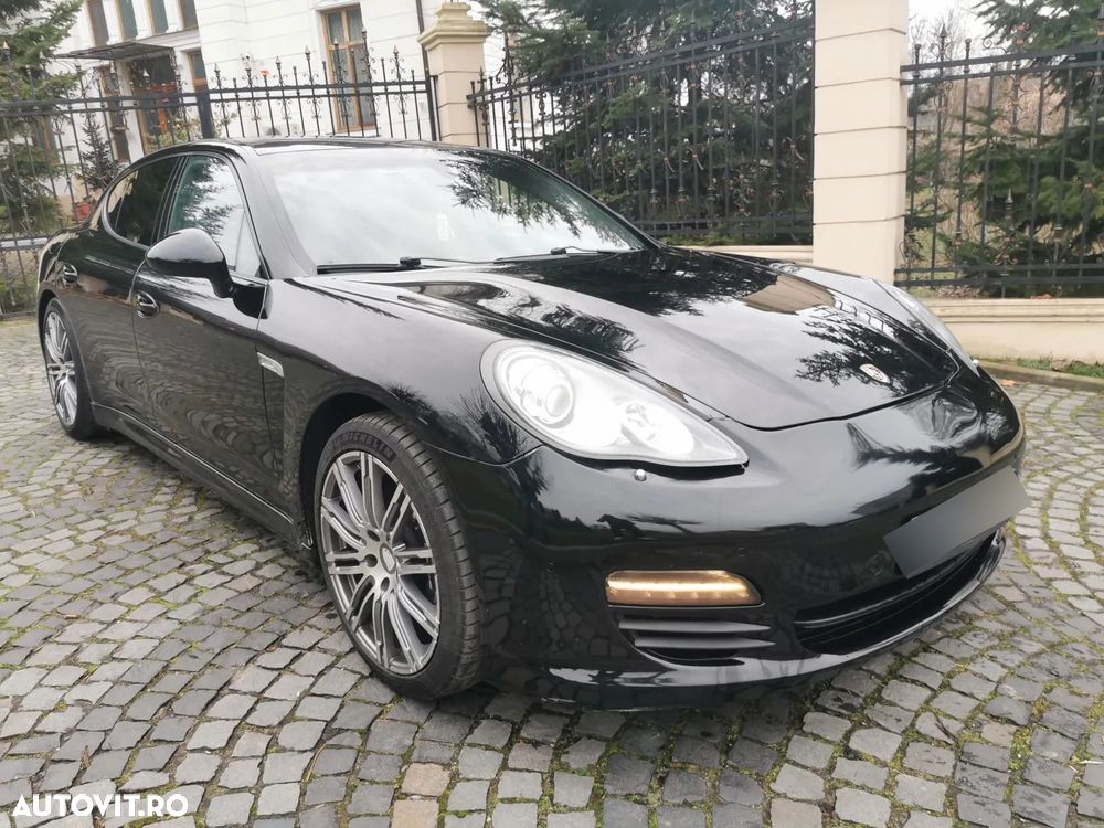Porsche Panamera - 4