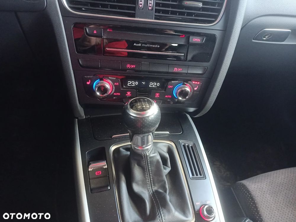 Audi A4 Avant 2.0 TDI DPF clean diesel S line Sportpaket - 14
