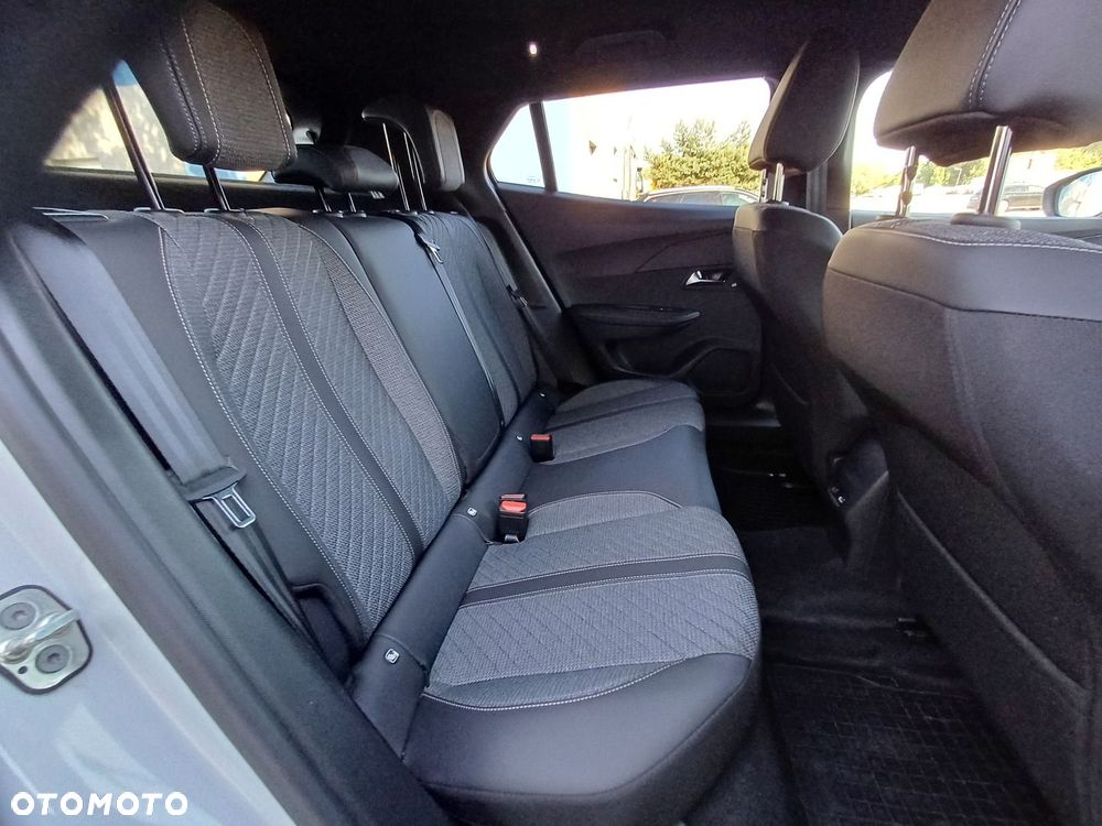 Peugeot 2008 1.2 PureTech Allure Pack S&S - 29