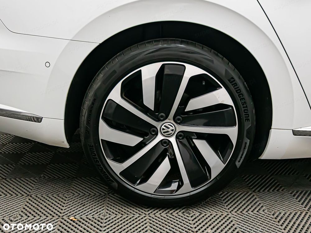 Volkswagen Arteon 2.0 TDI SCR R-Line DSG - 26