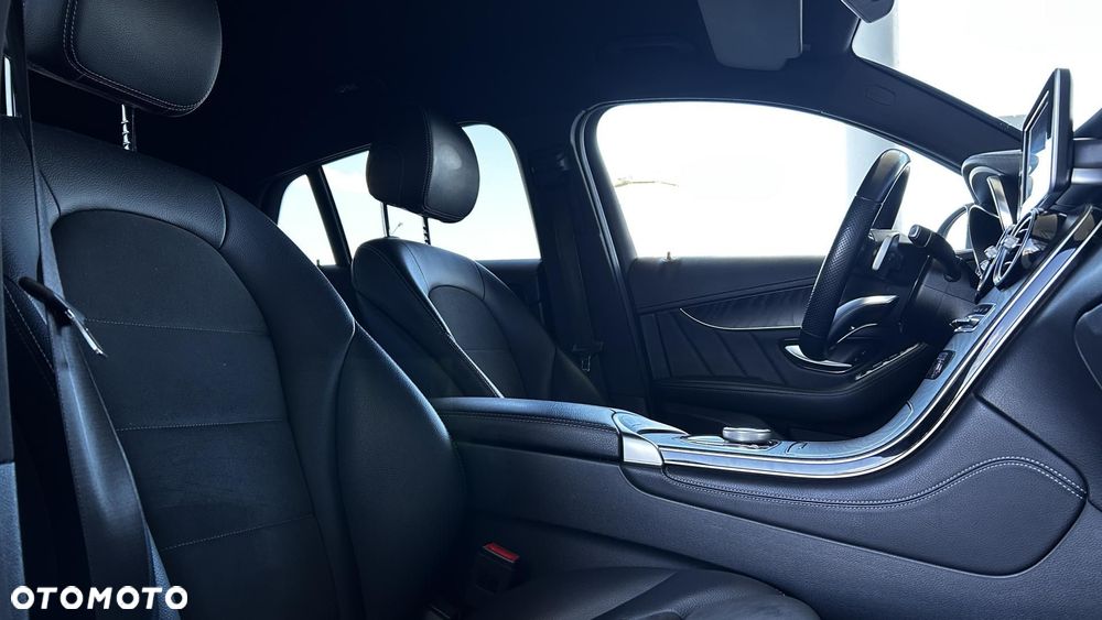 Mercedes-Benz GLC - 25