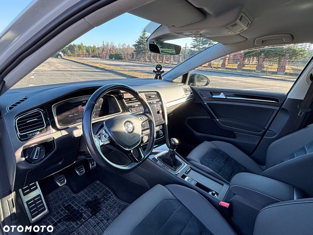 Volkswagen Golf 1.6 TDI BMT IQ Drive - 16