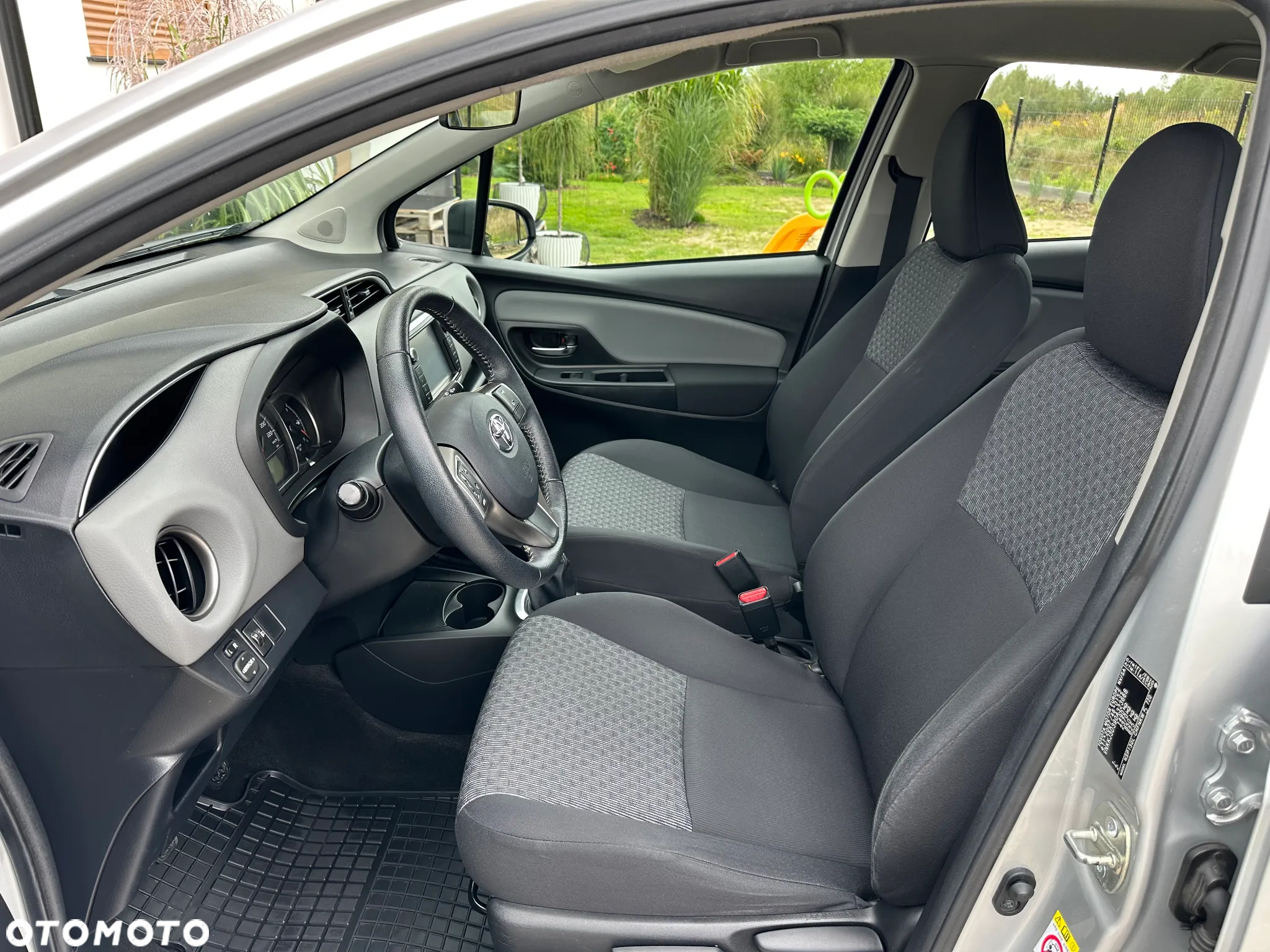 Toyota Yaris 1.33 Premium - 16