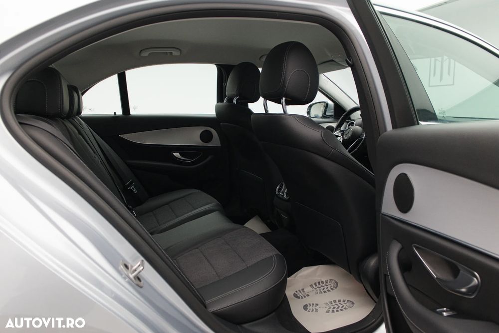 Mercedes-Benz E 300 4MATIC 9G-TRONIC Avantgarde - 12