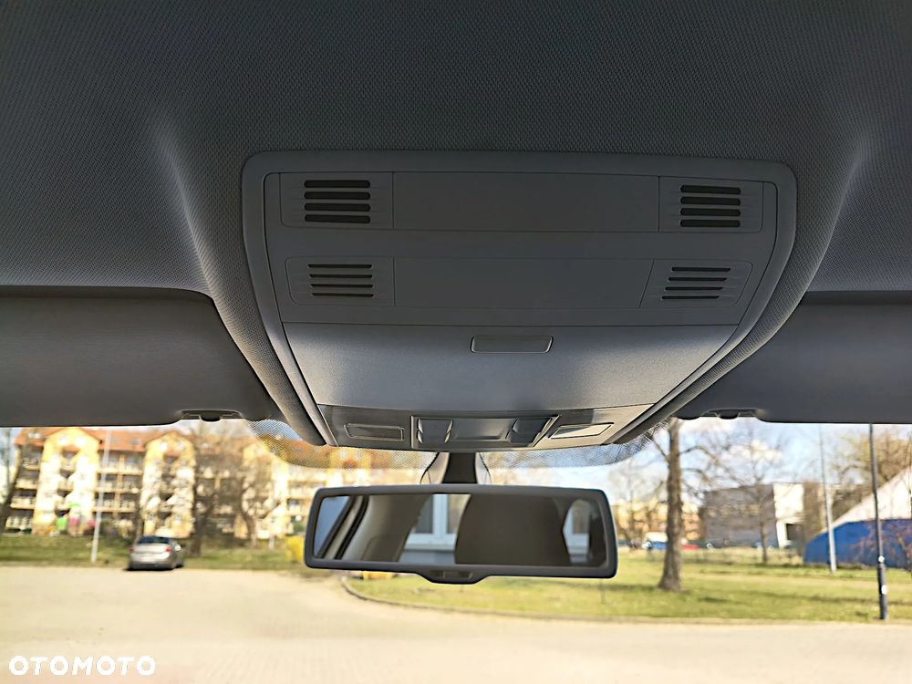 Volkswagen Golf 1.4 TSI BMT Comfortline - 25