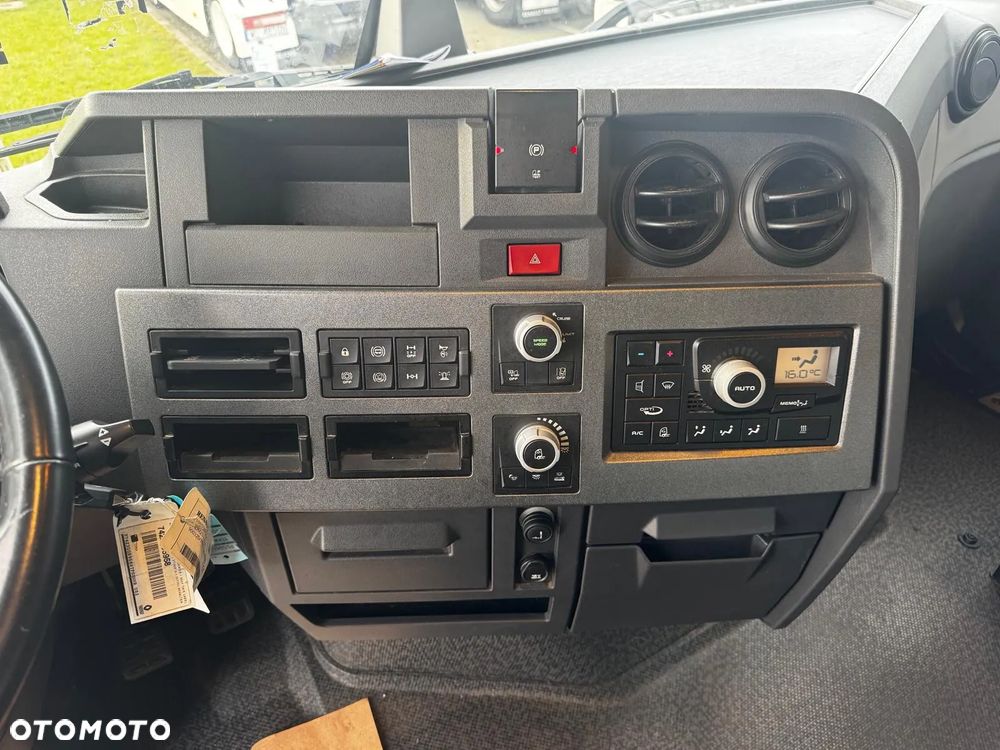 Renault T480 High Cab - 14