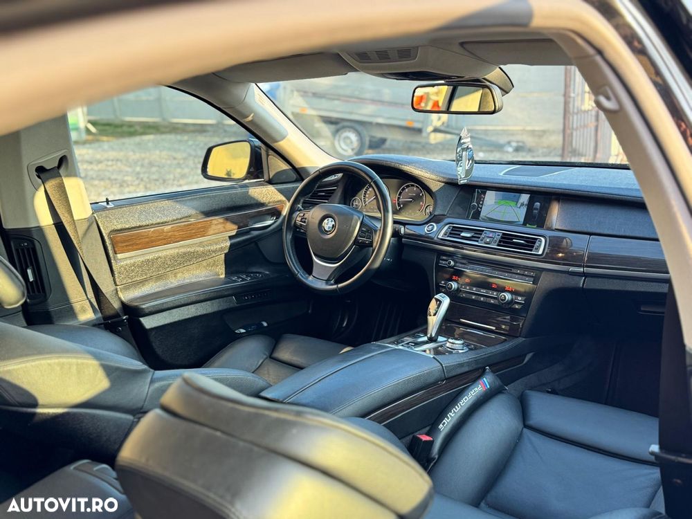 BMW Seria 7 730d Aut. - 19