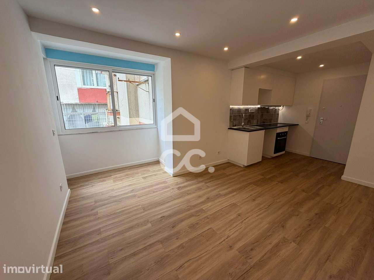T2 totalmente remodelado na Buraca, Amadora — pronto a habitar - Grande imagem: 5/18