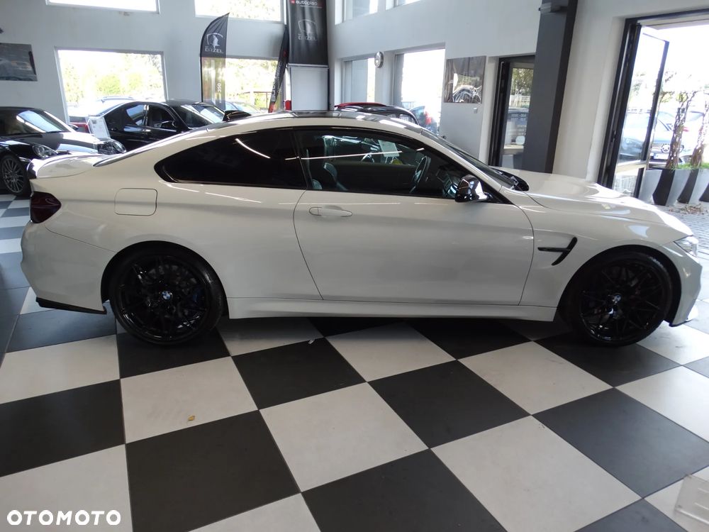 BMW M4 Coupe DKG - 11