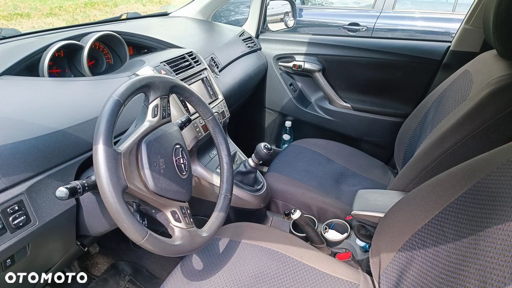 Toyota Verso 2.0 D-4D Luna 7os - 10