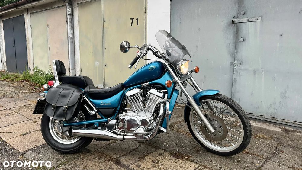 Suzuki Intruder - 1