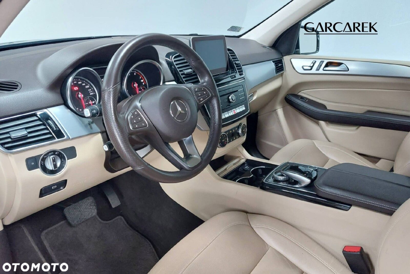 Mercedes-Benz GLE - 10