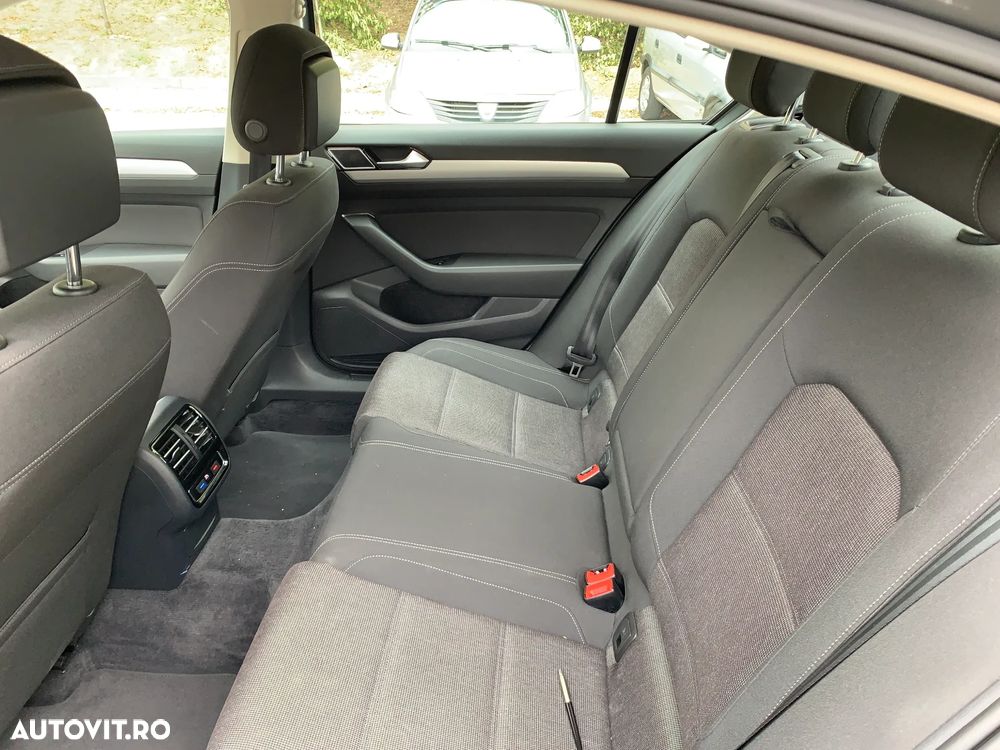 Volkswagen Passat 2.0 TDI (BlueMotion Technology) DSG Comfortline - 9