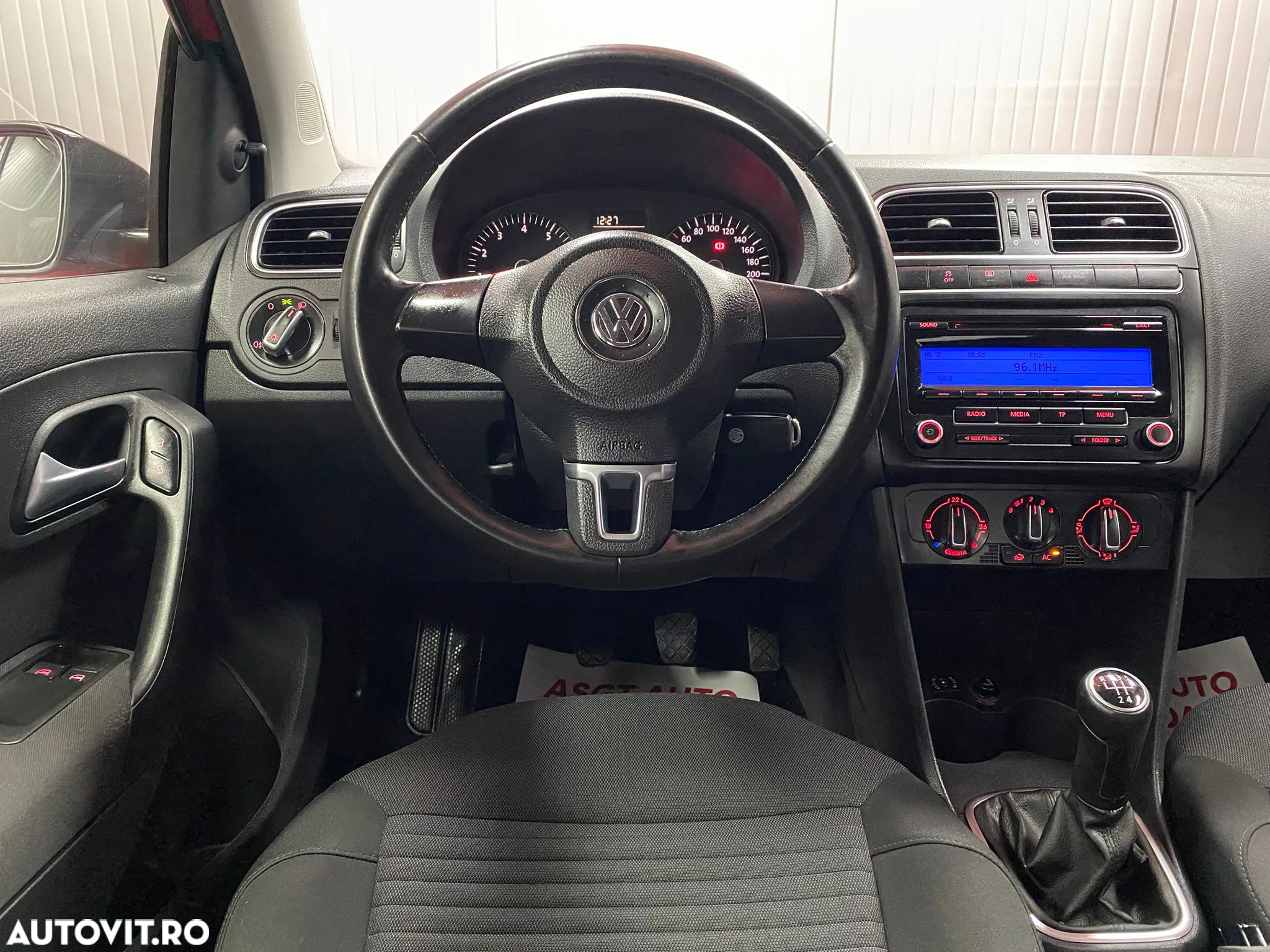 Volkswagen Polo - 8