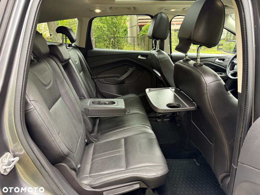 Ford Kuga 2.0 TDCi 2x4 Titanium - 32