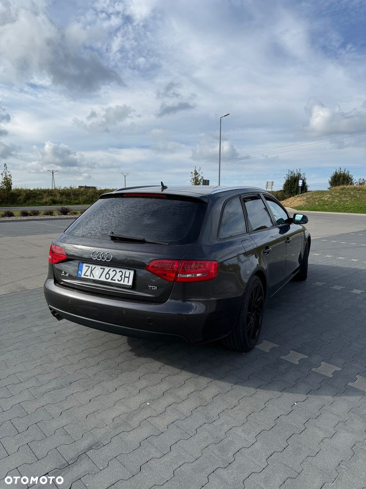 Audi A4 Avant - 4