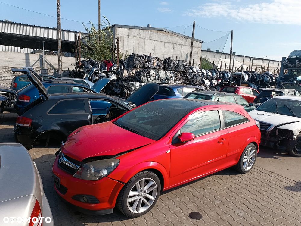 Opel astra H GTC Z silnikiem 1.6 turbo o ozn. Z16LET i skrzynią manualną 6 biegów M32 kod lakieru  Z50B - 1