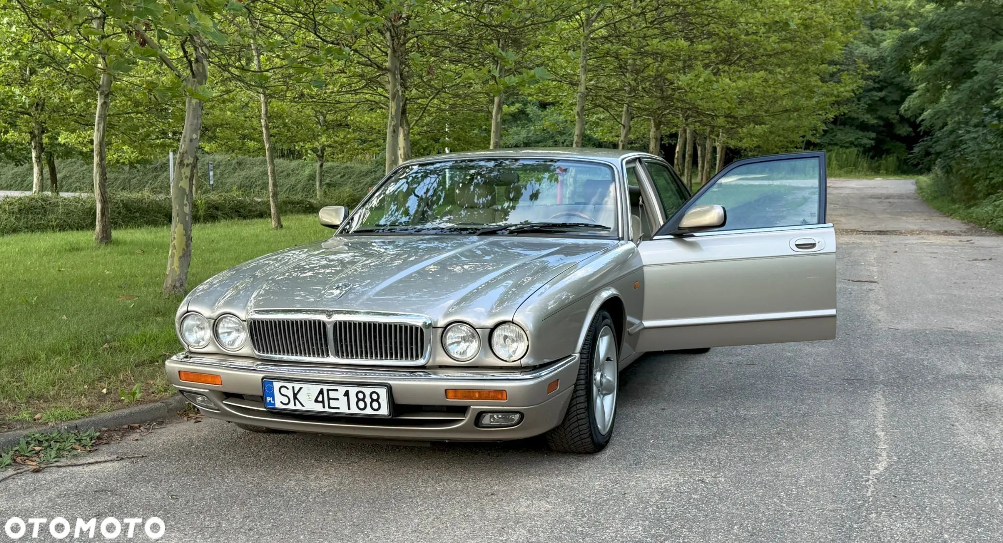 Jaguar XJ - 1