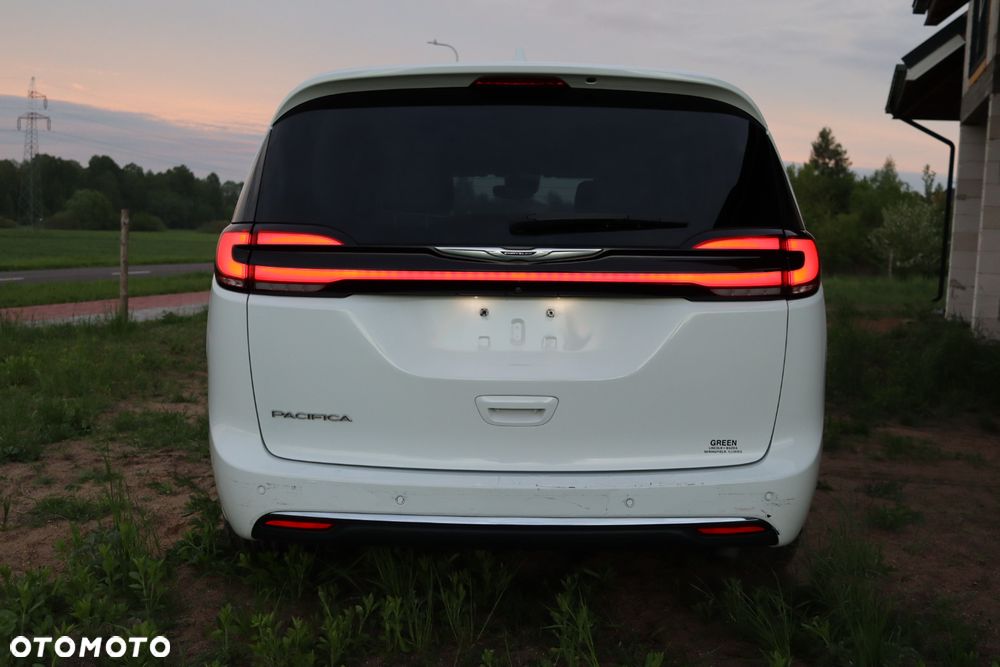 Chrysler Pacifica - 8