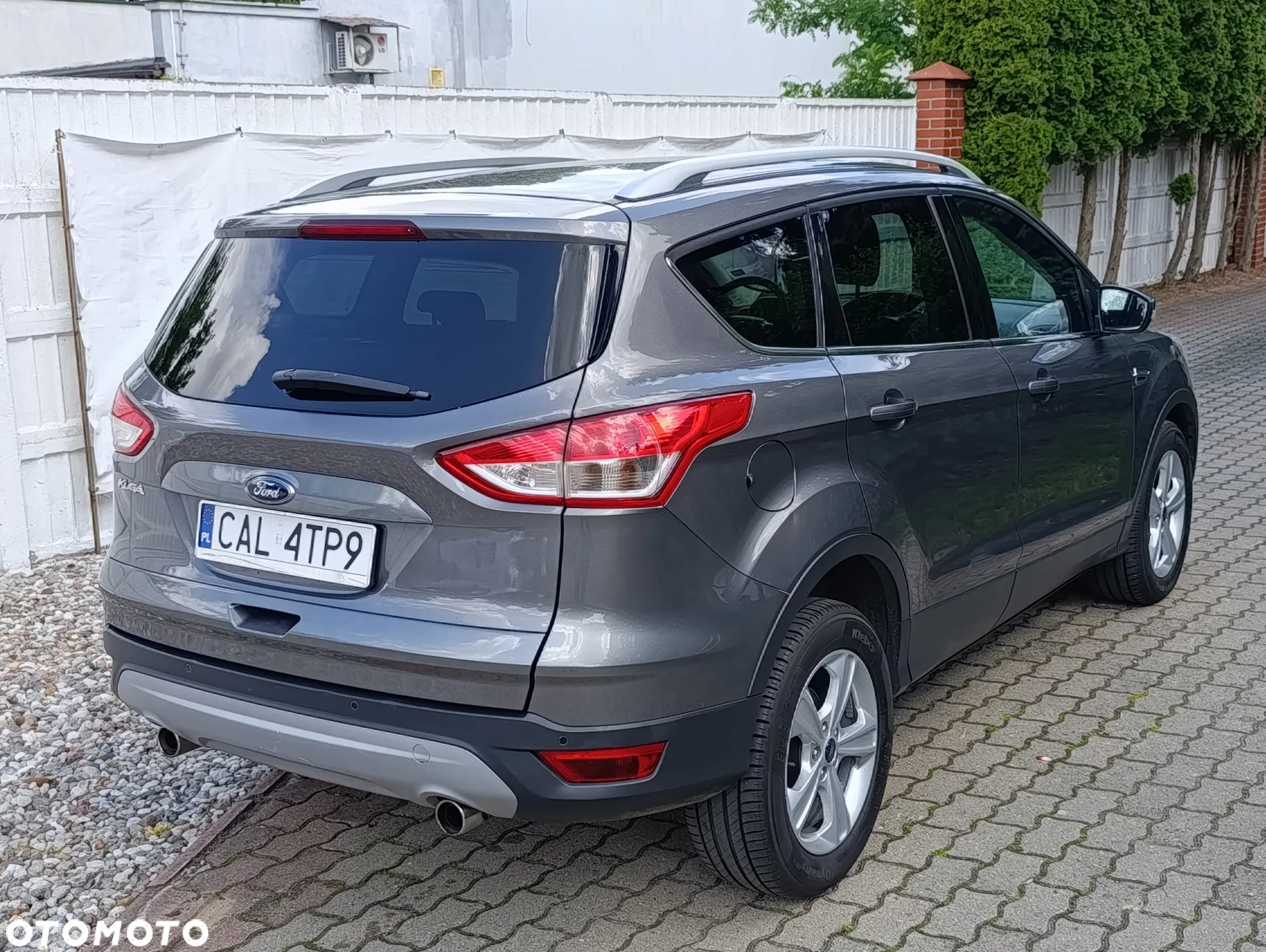 Ford Kuga 2.0 TDCi 2x4 Trend - 4