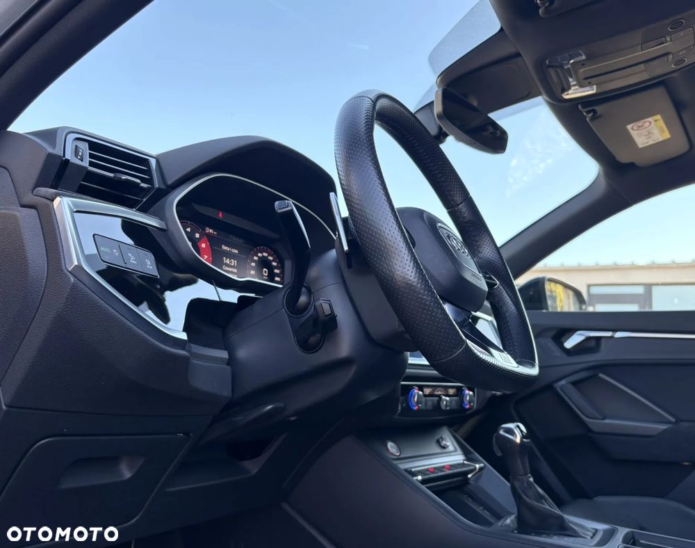 Audi RS Q3 2.5 TFSI quattro S tronic - 11