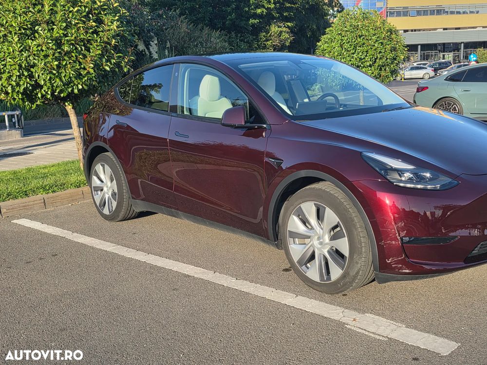 Tesla Model Y AWD Performance - 7