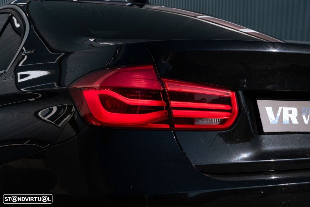 BMW 330 e iPerformance Pack M - 55