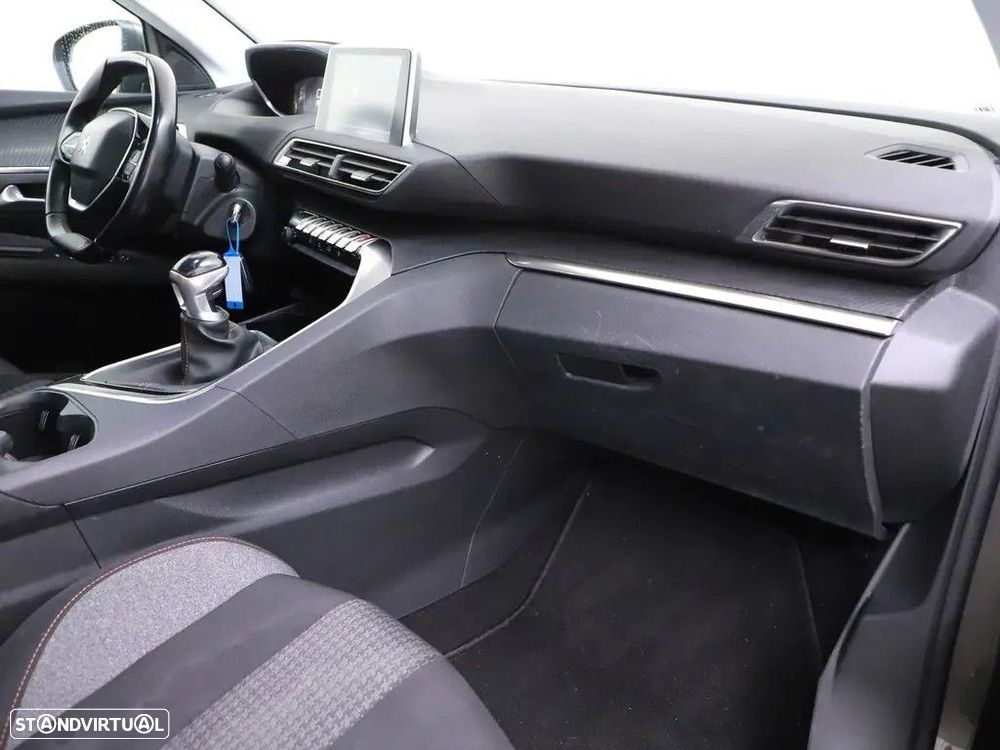 Peugeot 3008 1.2 PureTech Style - 21