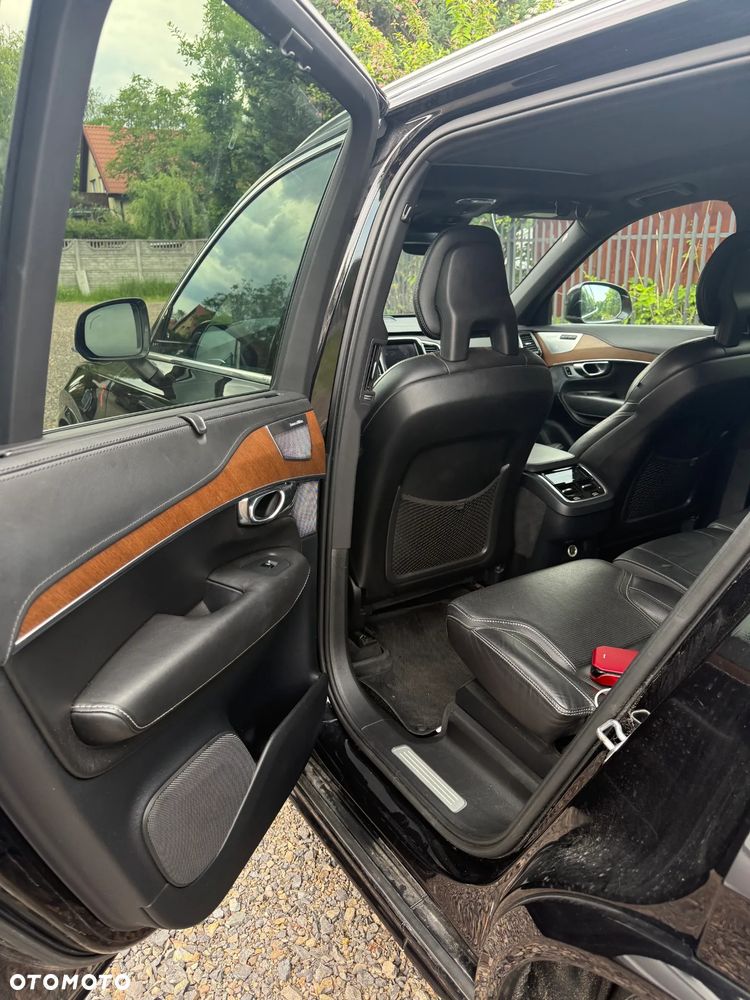 Volvo XC 90 - 9