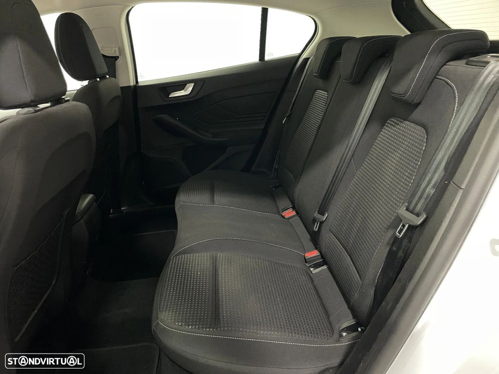 Ford Focus 1.0 EcoBoost S&S COOL&CONNECT - 9