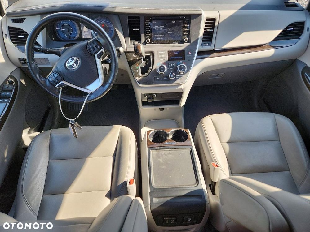 Toyota Sienna 3.5 V6 - 9