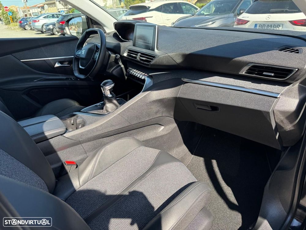 Peugeot 5008 1.5 BlueHDi Allure - 18